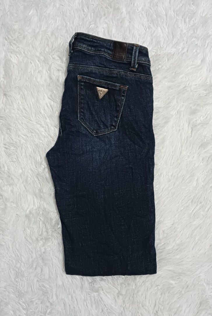 Guess tattered jeans (Category: Jeans) located in Ozamiz City. Submitted by lovethriftshop18 (Listing ID 1465810348, Image 1). Description: size 29-30 stretchable length 37.