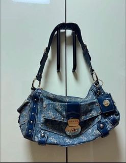 (Category: ) located in . Submitted by _dearvintage (Listing ID 1465854400, Image 1). Description: .