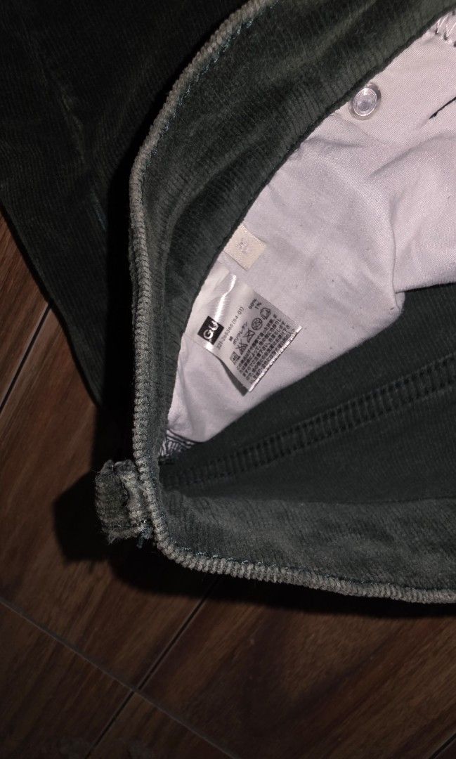GU/Uniqlo Curdoroy Pants (Category: Jeans) located in Rizal. Submitted by caloyolo (Listing ID 1465945023, Image 3). Description: Width 36in Length 36in Rise 14in Hem 7in No issue Complete tags Plus sf.
