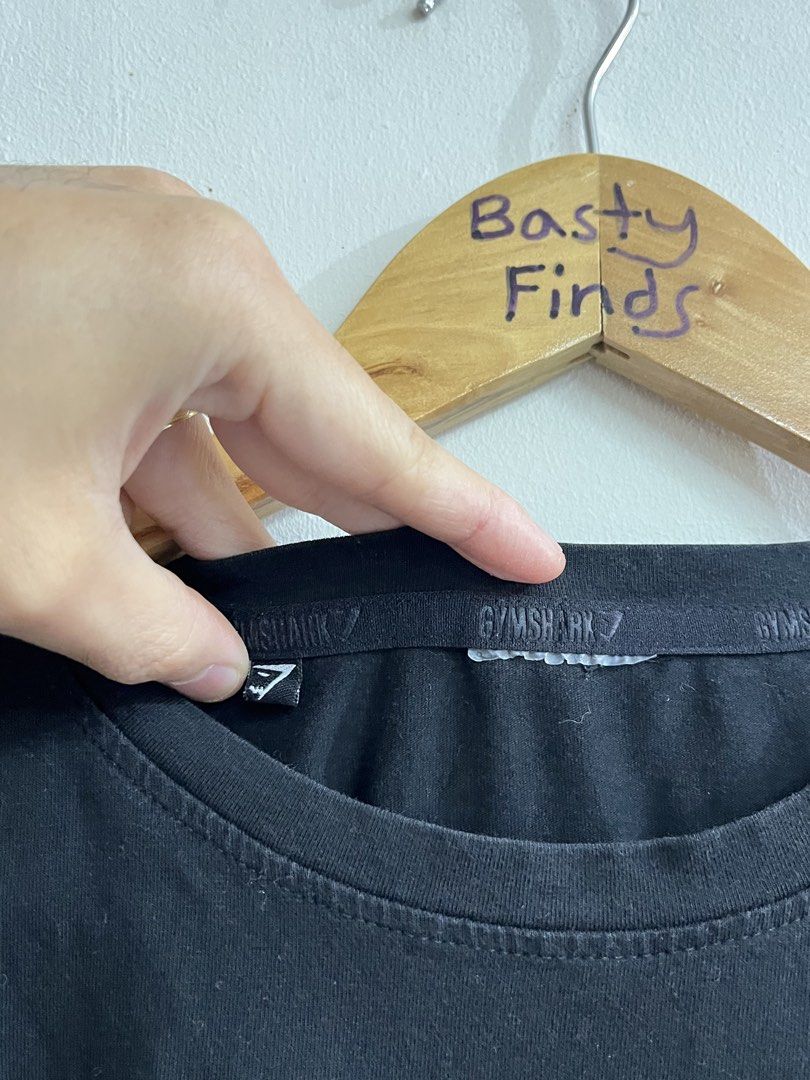 Gymshark Tee Embroided Logo (Category: Tshirts & Polo Shirts ) located in Angeles City. Submitted by bstyfinds (Listing ID 1465866434, Image 3). Description: Gymshark Tee Embroided Logo Length 29.5, Width 18.5 Very Good Condition, Cut Tags But Legit Need Wash Before Use .