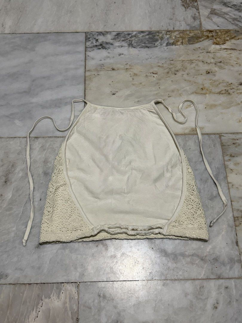 Halter Crop Top (Category: Sleeveless) located in Calamba. Submitted by snopiko (Listing ID 1465840895, Image 2). Description: Mode of Payment: Gcash | Maribank | Maya Mode of Delivery: Lalamove | J&T 📍 Laguna pm for more details 🎀.