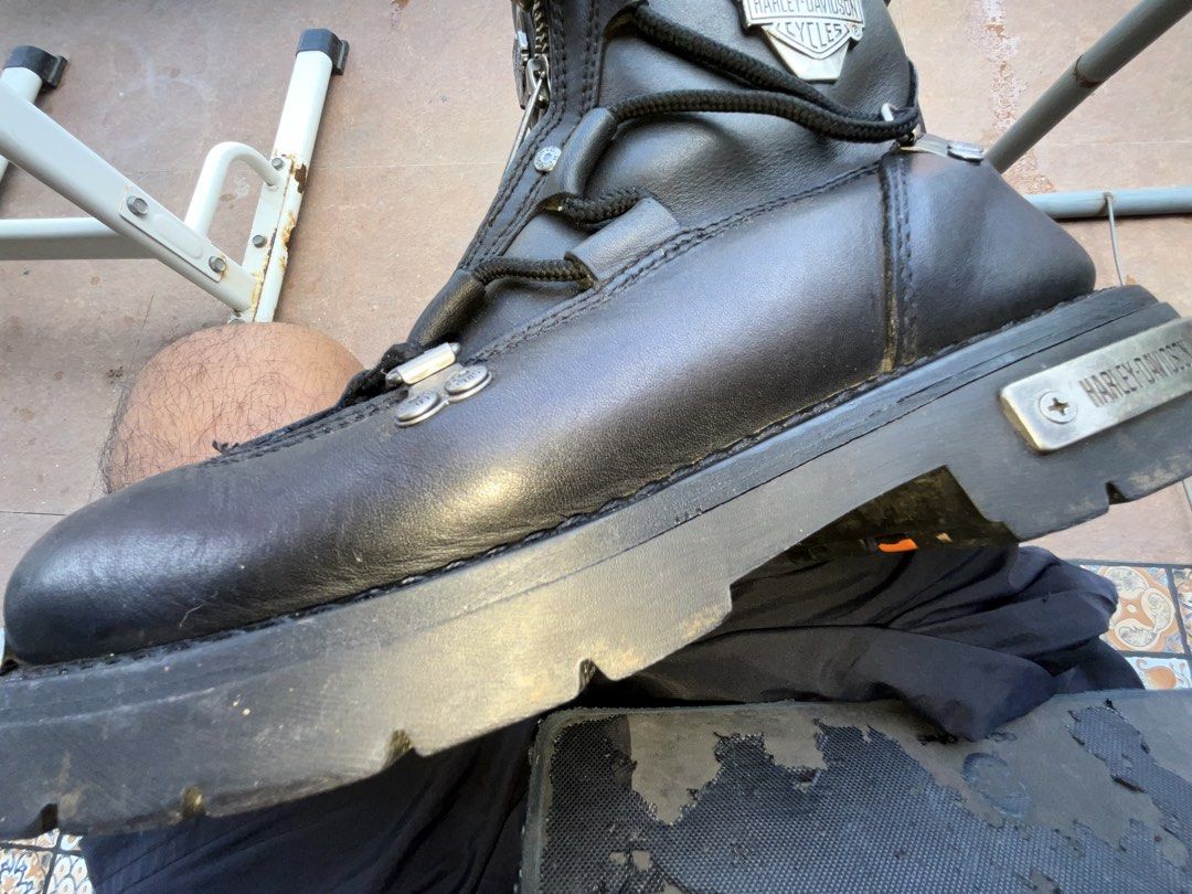 Harley-Davidson Black Leather Platform Boots Lug Sole (Category: Boots) located in Davao. Submitted by wildfish.3386b7 (Listing ID 1465805625, Image 1). Description: 🔥 HARLEY-DAVIDSON BRAKE LIGHT LEATHER BOOTS 🏍️ ORIGINAL HARLEY-DAVIDSON Men’s Brake Light Leather Riding Boots Style No. D91680 Note: This is not ukay,bought it in Hawaii 👢 Size: * 🇺🇸 USA 9M * 🇬🇧 UK 8 * 🇪🇺 EURO 42 * Medium width 🖤 Premium leather / classic Harley biker styl