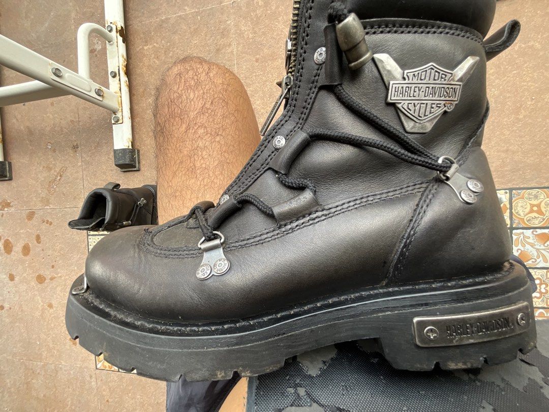 Harley-Davidson Black Leather Zipper Riding Boots (Category: Boots) located in Davao. Submitted by wildfish.3386b7 (Listing ID 1465807666, Image 2). Description: HARLEY-DAVIDSON BRAKE LIGHT LEATHER BOOTS 🏍️🔥 Wolverine Style D91680 | ORIGINAL 💯 Harley-Davidson Men’s Brake Light Leather Riding Boots 👢 Style No.: D91680 🖤 Full-grain leather 🏍️ Classic Harley biker/riding boots ⚙️ Twin YKK zippers 🔥 Heavy-duty & premium-looking Note: this is n