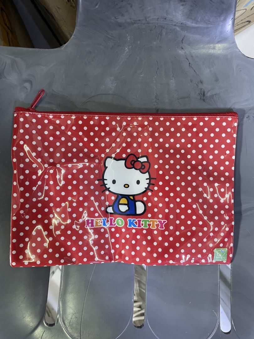 Hello Kitty (Category: Purses & Pouches) located in Lucena. Submitted by riyizthriftz (Listing ID 1465953185, Image 3). Description: Hello kitty pouch Good condition Color rate 9.5/10.