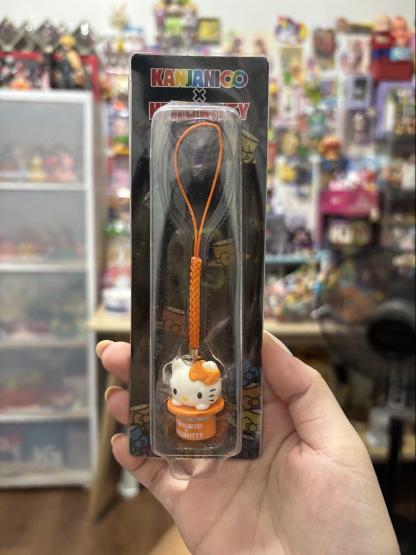Hello Kitty x Kanjani8 Set (Category: Other Merchandise) located in Caloocan City. Submitted by meowietrinkets (Listing ID 1465919223, Image 2). Description: thrifted so manage ur expectations orange has minor rust so as is po.