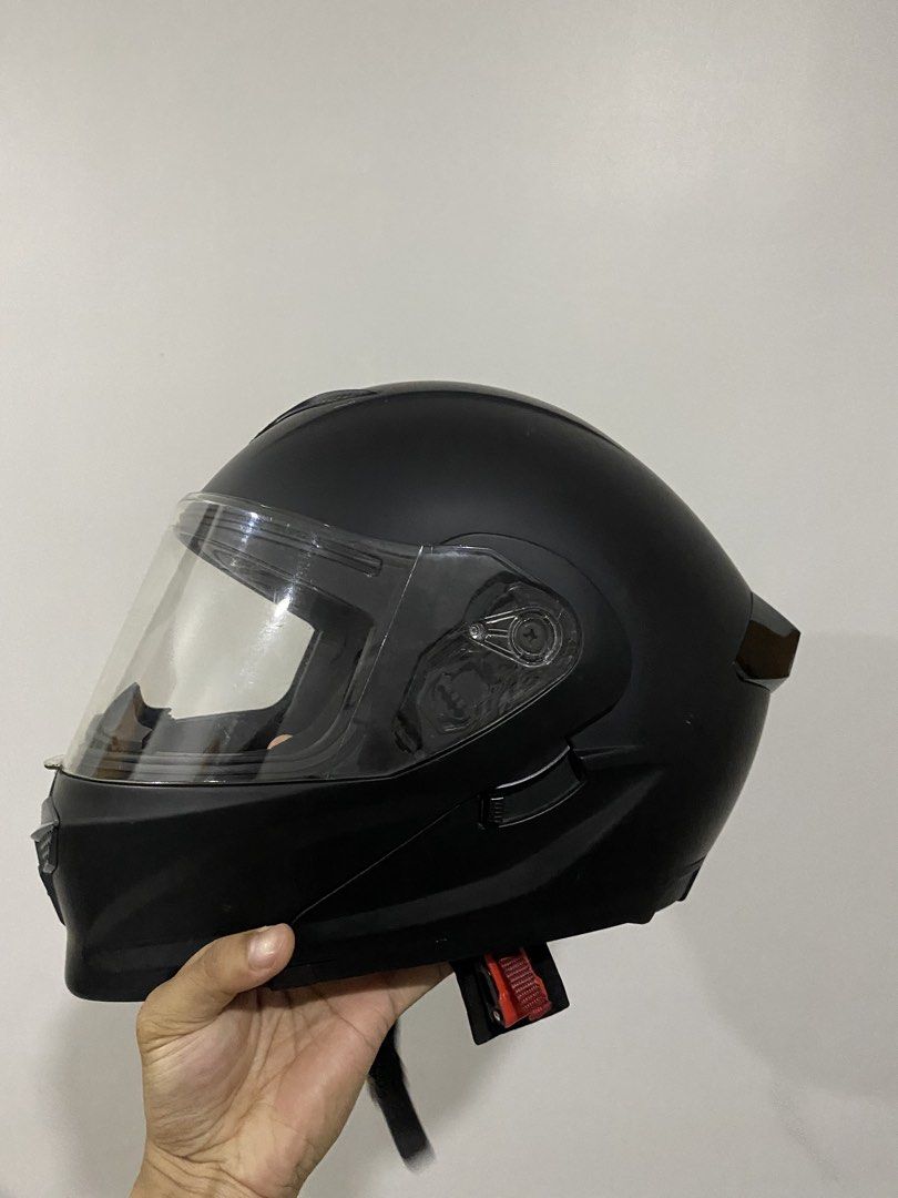 Helmet for two (Category: Other Motorcycles Parts and Accessories) located in Manila. Submitted by gailenrqz (Listing ID 1465942999, Image 2). Description: Helmets for sale. These are used po but not abused. Good for transportation apps drivers. Contact me if you're interested! 📍Parañaque City.