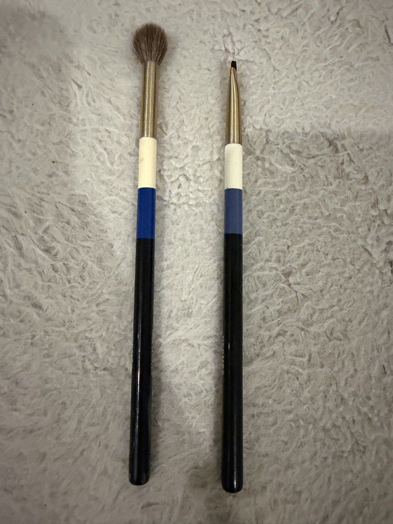 Hermes makeup brush bundle (Category: Makeup) located in Manila. Submitted by nini_archives (Listing ID 1465844606, Image 2). Description: U can check prices on the website both combined costs 10k+ Used once for liner brush and thrice for fluffy brush Rfs: I don’t do eye makeup .