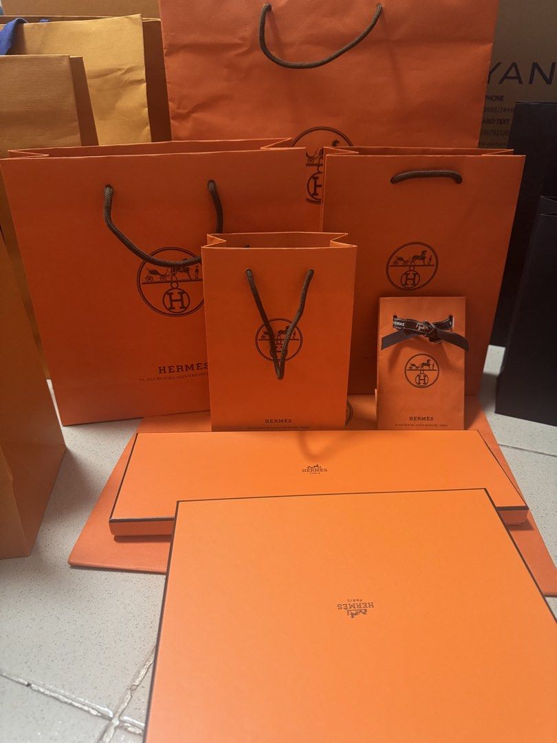 Hermes Paperbags (Category: Luxury Apparel) located in Muntinlupa City. Submitted by xiez1209 (Listing ID 1465910996, Image 2). Description: H e r me s paperbags Small, medium and large 450-700.