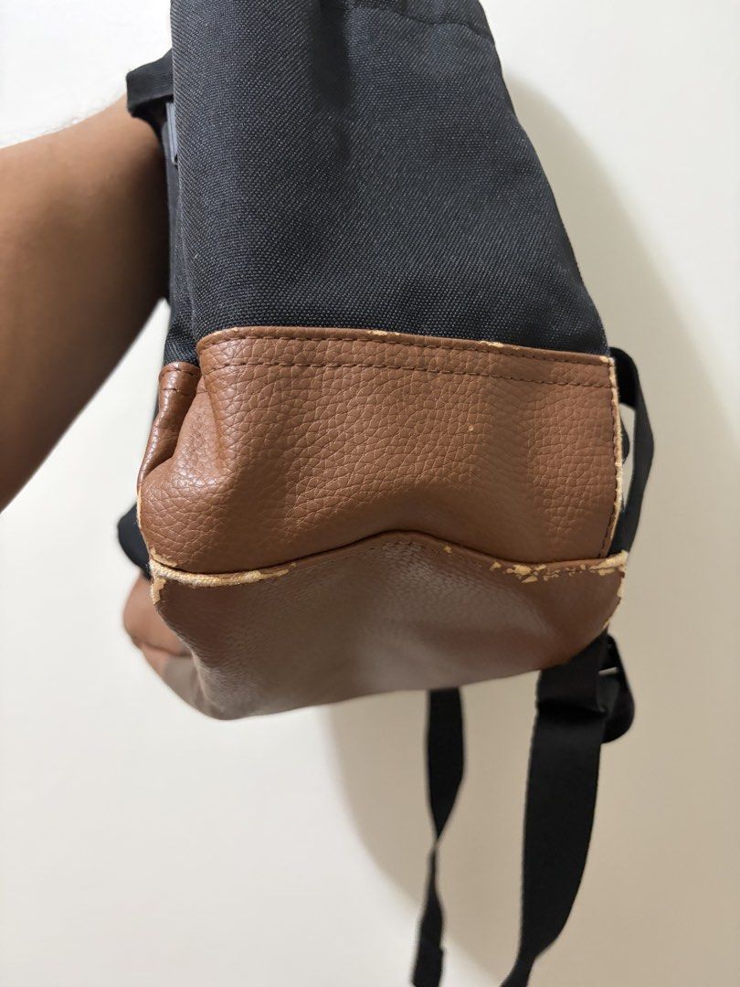 Herschel Backpack (Category: Backpacks) located in Quezon City. Submitted by j_vent (Listing ID 1465895198, Image 3). Description: .