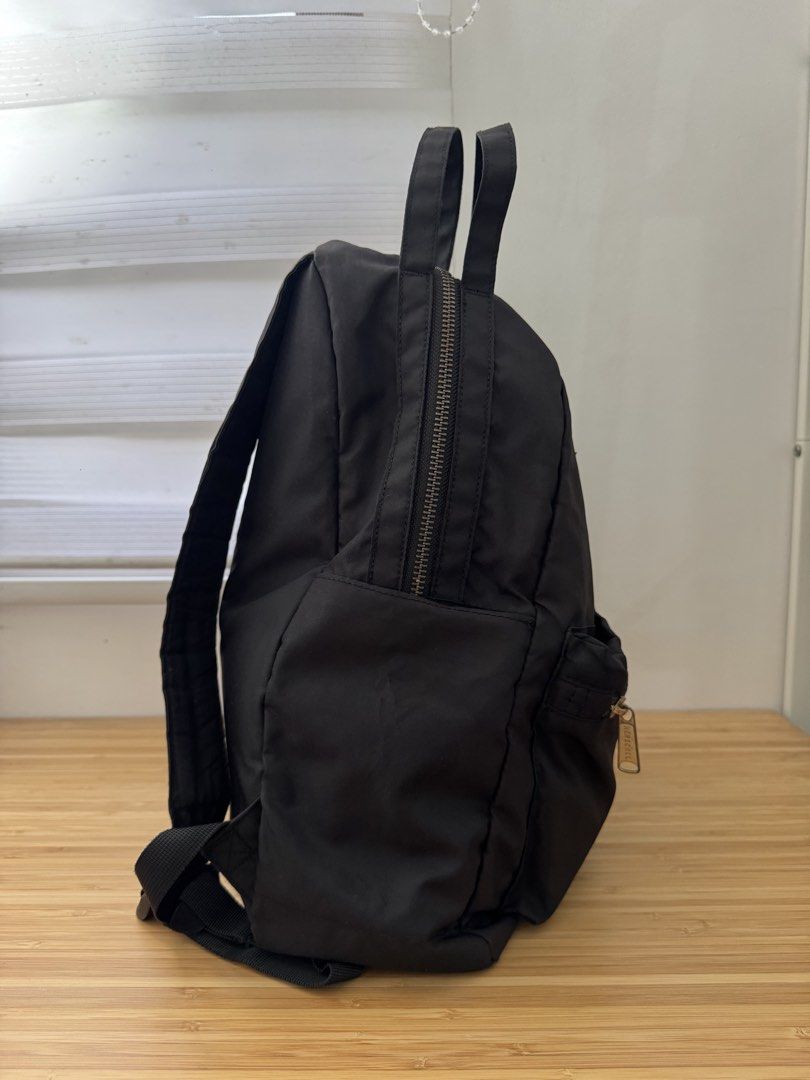 Herschel Black Nova Backpack (Category: Backpacks) located in Makati City. Submitted by the.archives (Listing ID 1465854623, Image 2). Description: Color: All black 🗓️ Weekdays: can arrange pickup from SM Podium, Mandaluyong City 🗓️ Weekends: can arrange pickup from Cavite thru j&t Shipping fee to be shouldered by buyer .