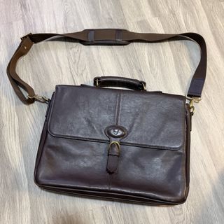 (Category: ) located in . Submitted by dealsondealsondeals (Listing ID 1465888575, Image 1). Description: .