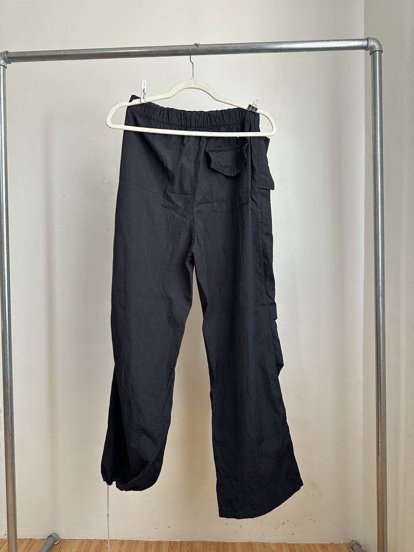 Hiking Pants (Category: Other Bottoms) located in Cebu City. Submitted by diabriciaa (Listing ID 1465785813, Image 3). Description: ✿ READ BIO FIRST ✿ FIRST TO PAY GETS THE ITEM ⭑.ᐟ NO COD, PAYMENT FIRST BASIS ⭑.ᐟ about the item ╰┈➤ Great for Hiking ╰┈➤ No flaws ╰┈➤Garterized, with pockets dimensions 𖦹 Waist: 25", can max up to 29" 𖦹 Hips: 40" 𖦹 Length: 41" RFS: dECLUTTERING.