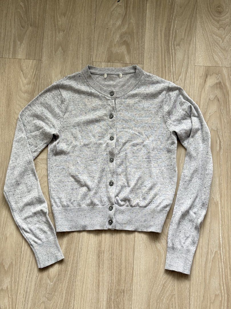 H&M - Gray Cardigan (Category: Coats, Jackets and Outerwear) located in Cebu City. Submitted by bnta.bnta (Listing ID 1465846895, Image 2). Description: Cut tags .