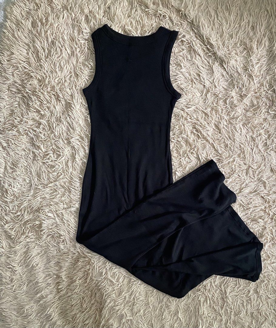 H&M Black Basic Dress (Category: Dresses) located in Santa Rosa. Submitted by closetbykenny (Listing ID 1465853568, Image 3). Description: Wearing small and height is 5’2 for your reference.
