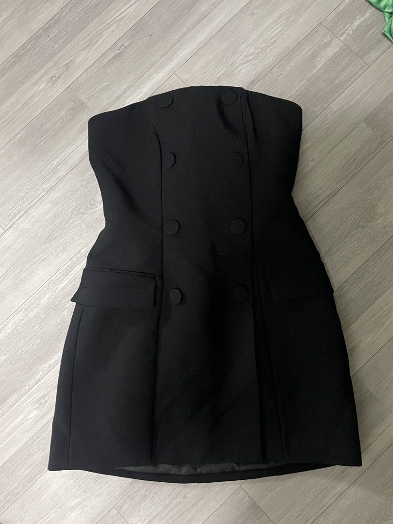 H&M Black Cocktail Dress with Button Design (Category: Dresses) located in Quezon City. Submitted by closetbyellie_ (Listing ID 1465880909, Image 1). Description: H&M Cocktail Dress - Thick Material - Good Quality - Fits S to M - Zipper at the back.
