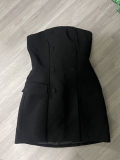 (Category: ) located in . Submitted by closetbyellie_ (Listing ID 1465880909, Image 1). Description: .