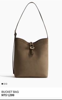 (Category: ) located in . Submitted by madeasoncloset (Listing ID 1465927543, Image 1). Description: .
