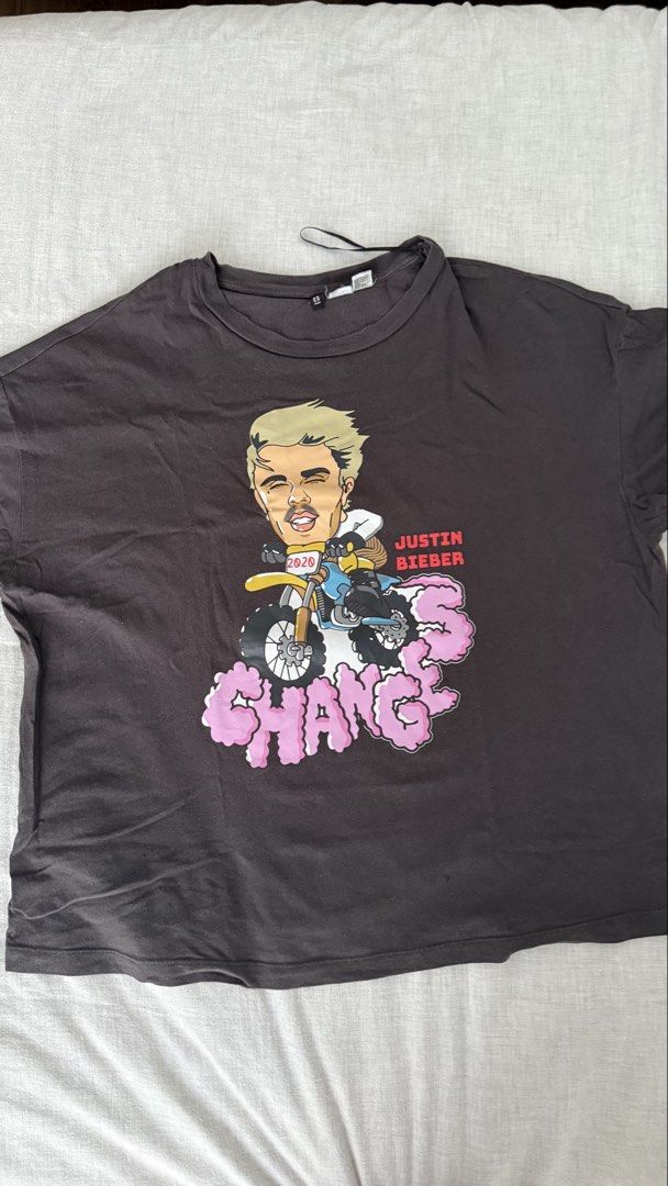 H&M Divided Justin Bieber Changes Tour T-Shirt (Category: Shirts) located in San Juan City. Submitted by sr.archive (Listing ID 1465834081, Image 1). Description: Note: a tiny hole near the bottom front hem.
