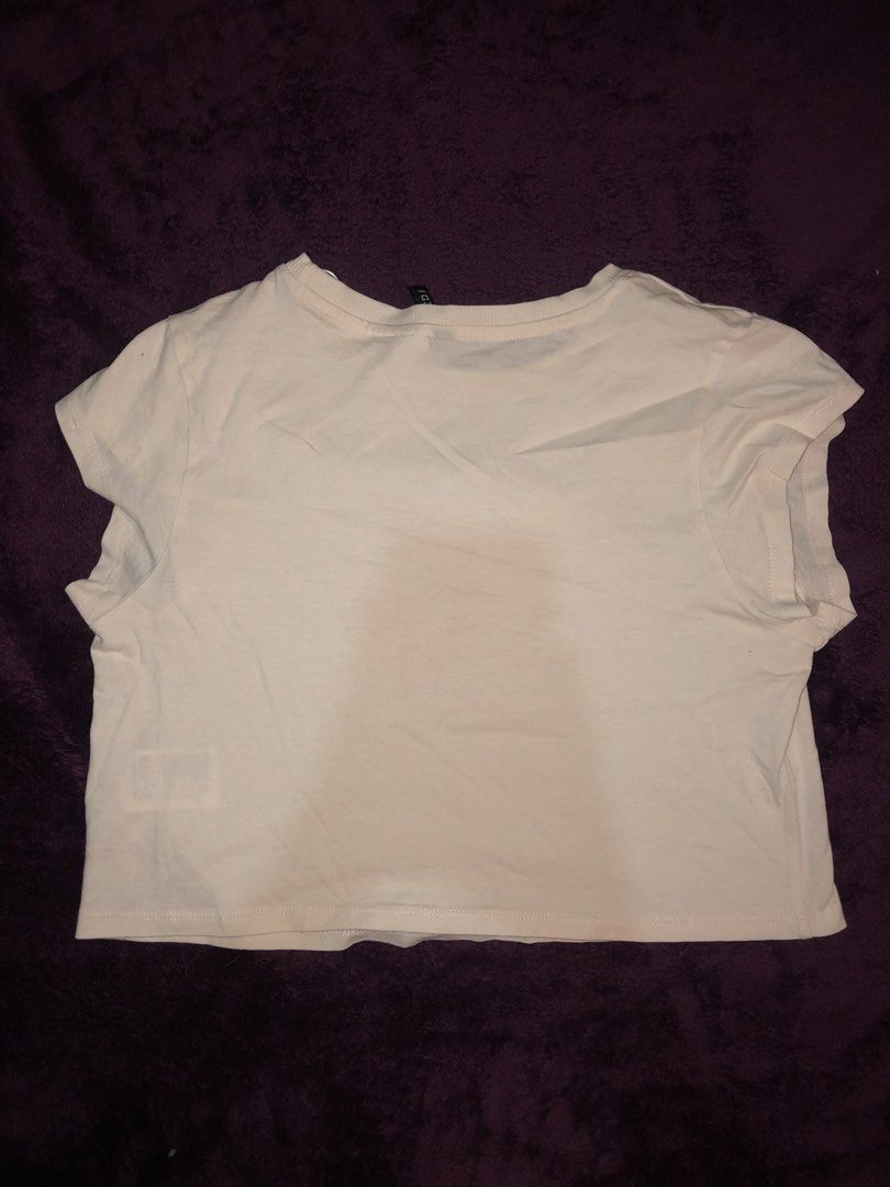 H&M Hanging Top Size Small to Medium (Category: Others Tops) located in Calamba. Submitted by kiyanc3 (Listing ID 1463924386, Image 2). Description: No Issue - Small to Medium - Hanging Top - Thin Fabric but Not See Through ! Color may vary due to lighting !.