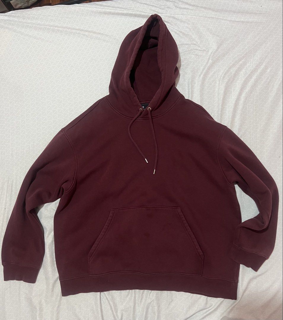 H&M Maroon Hoodie (Category: Hoodies) located in Manila. Submitted by kaceylgt (Listing ID 1465921900, Image 1). Description: .