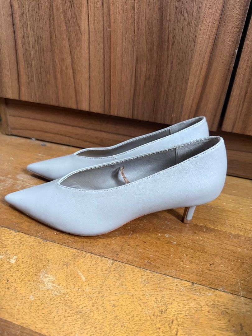 H&m shoes (Category: Heels) located in Manila. Submitted by ilovebags_ (Listing ID 1465793420, Image 3). Description: .