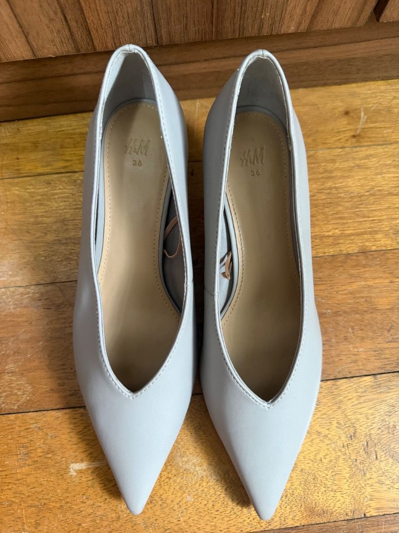 H&m shoes (Category: Heels) located in Manila. Submitted by ilovebags_ (Listing ID 1465793420, Image 1). Description: .