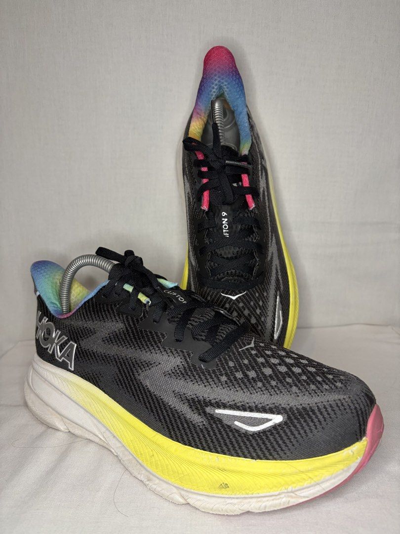 HOKA Clifton 9 (Category: Sneakers) located in Cainta. Submitted by natesar1021822 (Listing ID 1465942310, Image 2). Description: Size 9.5.