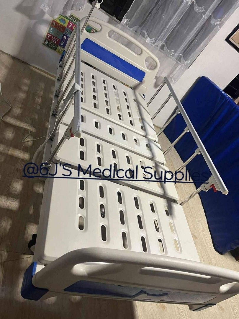 HOSPITAL BED 3 CRANKS ELECTRIC (Category: Medical Supplies & Tools) located in Quezon City. Submitted by judaimedonlineshop23 (Listing ID 1465903122, Image 2). Description: HOSPITAL BED ELECTRIC 3 CRANKS WITH MATTRESS,IV POLE,OVERBED TABLE,COMPLETE SET SAME DAY DELIVERY FREE INSTALATION CASH ON DELIVERY GCASH,BANK,REMMITANCES ALSO ACCEPT CREDIT CARD.