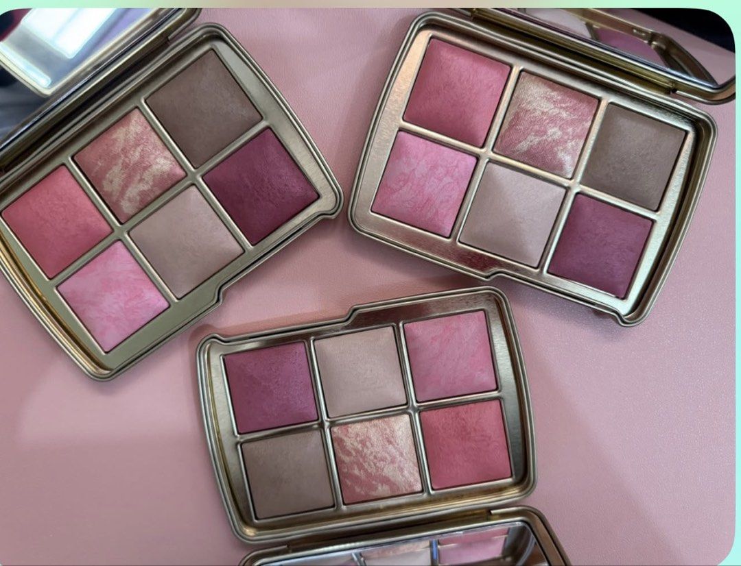 ONHAND HOURGLASS LUCK (Category: Makeup) located in San Juan City. Submitted by cashfrancefashioncosmetics_ph (Listing ID 1461243944, Image 2). Description: LUCK IS ONLY AVAILABLE .