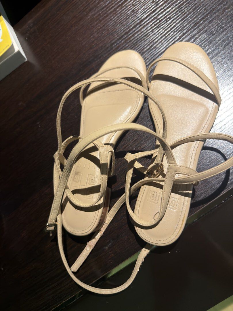 Hue Manila Sandals 37 (Category: Flats & Sandals) located in Batangas. Submitted by essir (Listing ID 1414389257, Image 3). Description: .