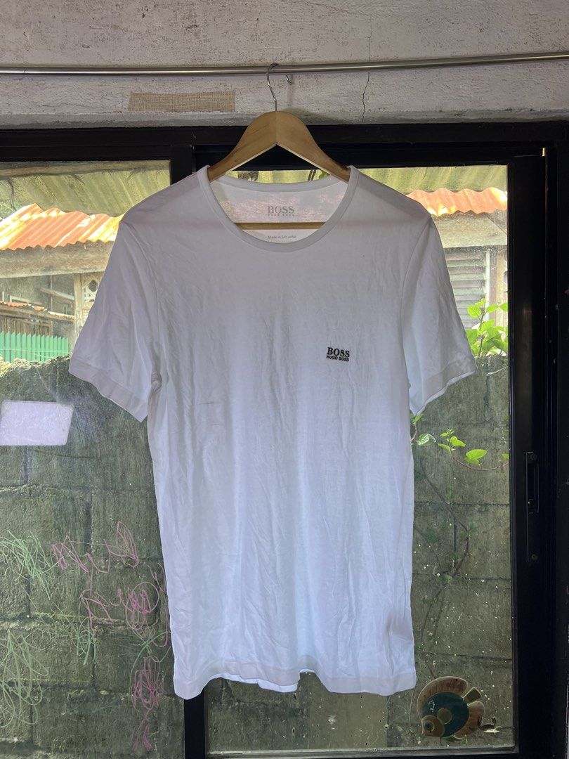 Hugo boss (Category: Formal Shirts) located in Malita. Submitted by outfitcheck11 (Listing ID 1465953642, Image 1). Description: Hugo boss ◾️Dimes: 18/28 ◾️Condition: excellent ◾️Issue: need wash ◾️Color rate: 9.7/10.