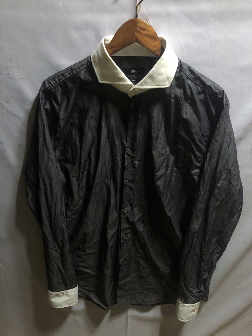 Hugo boss polo botton (Category: Formal Shirts) located in Cagayan de Oro. Submitted by kennymiiiiii (Listing ID 1465842194, Image 1). Description: 22*30*32 Issue missing botton(posted) Have extra botton No pinhole .