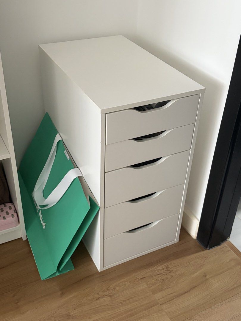 IKEA Alex White 5-Drawer Unit (Category: Shelves, Cabinets & Racks) located in Manila. Submitted by bellaasrt (Listing ID 1465785367, Image 2). Description: Medyo may scratches lang pero ok pa naman :) .