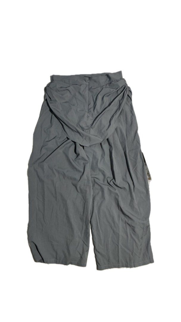 INCERUN Gray Wide Leg Pants Draped Design (Category: Other Bottoms) located in La Trinidad. Submitted by ezraaaa29 (Listing ID 1465857685, Image 3). Description: - Brand: INCERUN - Color: Gray - Fit: Loose fit with straight cut legs - Design: Unique draped front waistband detail - Material: Comfortable polyester and spandex blend - Tagged Small, but INCERUN sizes run significantly larger/oversized. Fits closer to a Medium or Loose S.