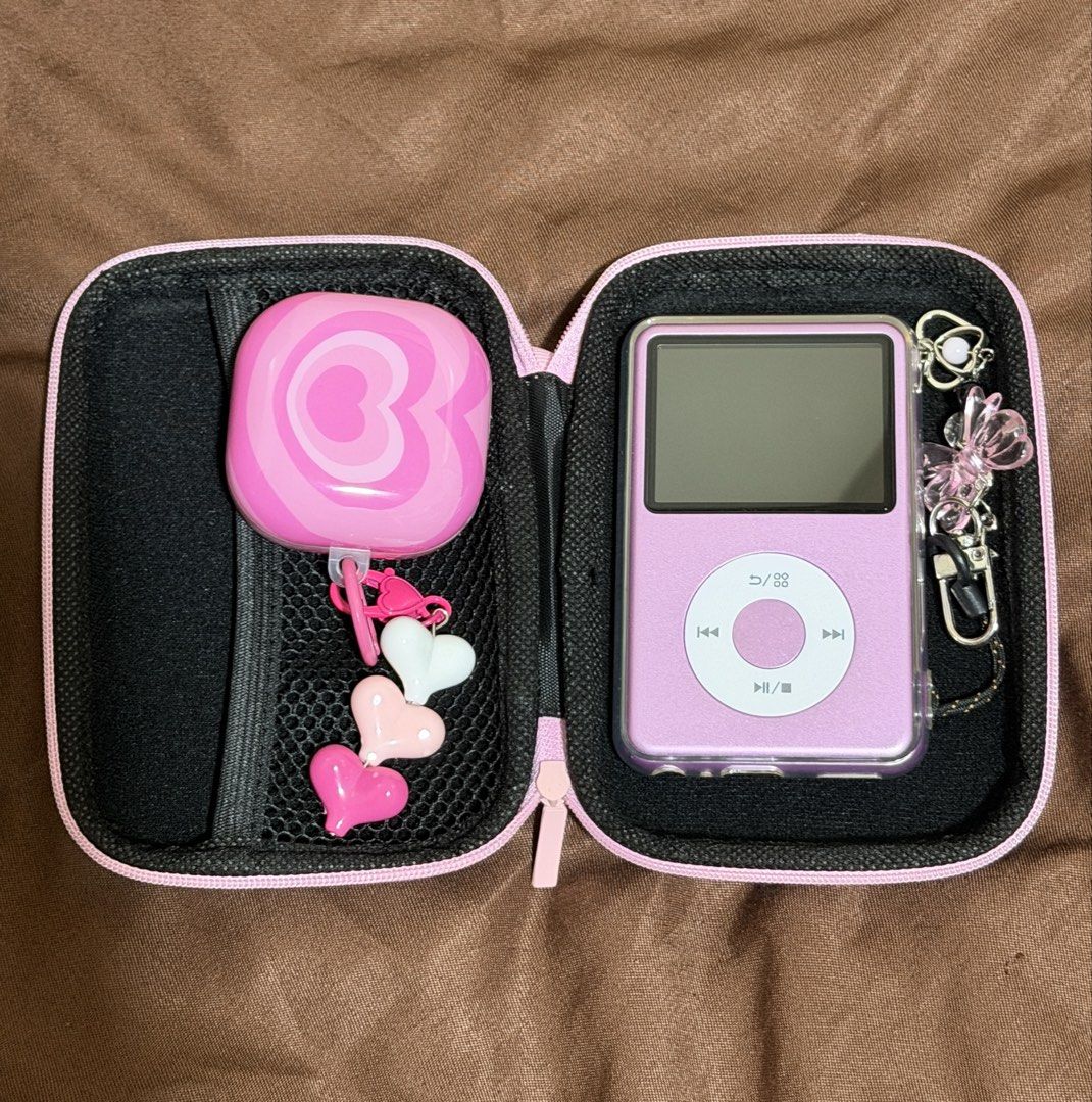 INNIOASIS Y1 / SAMSUNG EARBUDS FE (Category: Other Gadgets) located in Manila. Submitted by salma.rn (Listing ID 1465848410, Image 1). Description: INNIOASIS Y1 / SAMSUNG EARBUDS FE (hindi nagagamit) Price: 4,500 as set -mp3 player and bluetooth earphone -included na cases and tempered glass -no issue or dents -all accessories included pati ung nasa box na wired headset RFS: Decluttering Loc: Taft, Manila Meet up or Pickup.