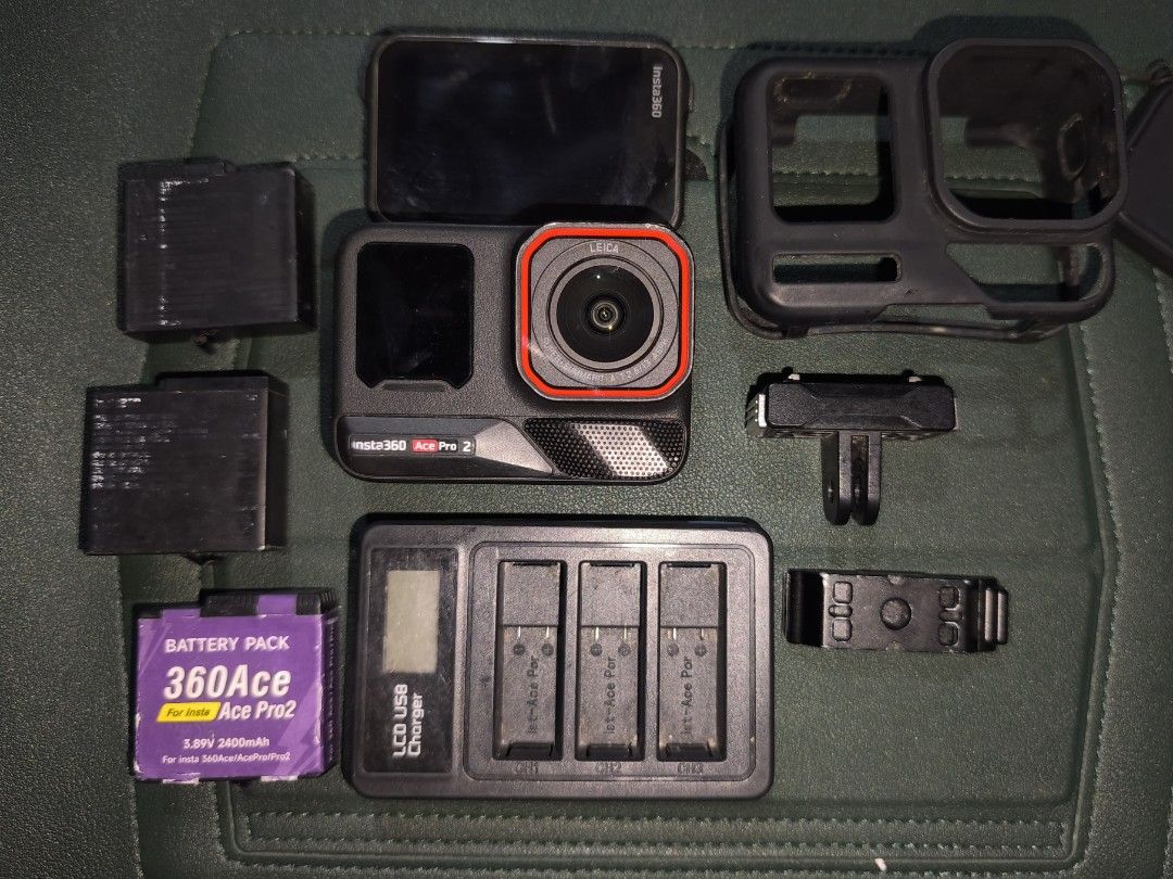 Insta360 Ace Pro 2 Action Camera Bundle (Category: Video Cameras) located in Manila. Submitted by cabraljian16978 (Listing ID 1465944348, Image 1). Description: wala na yung takit bandang charger, dents not affected performance 2orig bat.