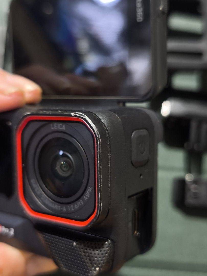 Insta360 Ace Pro 2 Action Camera Bundle (Category: Video Cameras) located in Manila. Submitted by cabraljian16978 (Listing ID 1465944348, Image 2). Description: wala na yung takit bandang charger, dents not affected performance 2orig bat.
