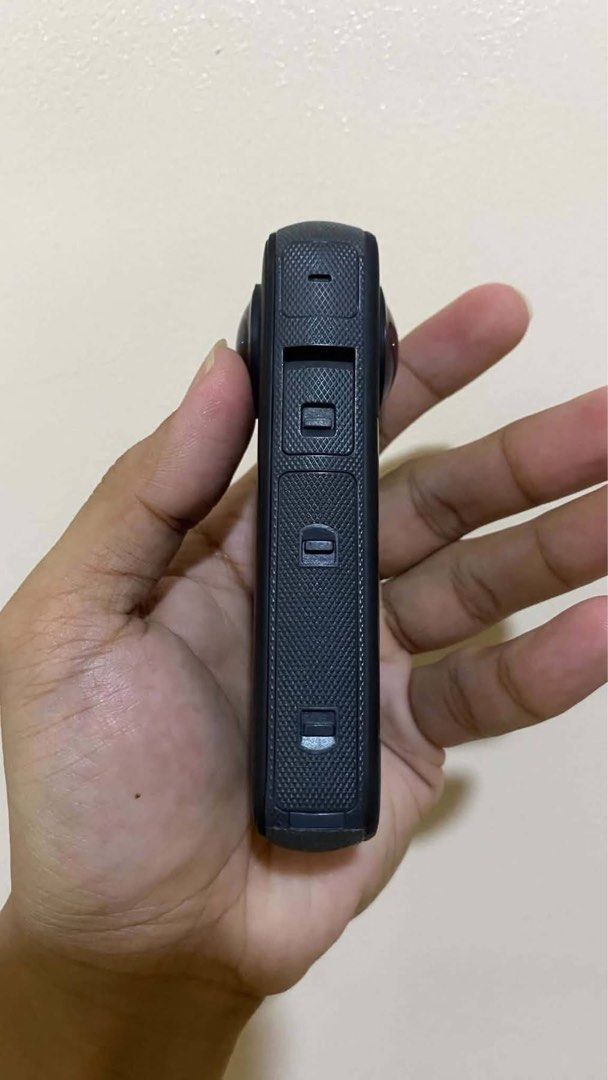 🥶INSTA 360 x3🥶 (Category: Cameras) located in Cebu City. Submitted by youngyeum247 (Listing ID 1465934736, Image 3). Description: ‼️FOR SALE‼️ INSTA 360 x3 ALL IN NA😍 Super dami accessories and batts perfect for longtime recordings👌 5months old (moto vlogging use only) ▪️3pcs Original battery 1800mAh ▪️1pc Aftermarket battery 2300mAh (mas dugay ma lowbat) ▪️2pcs battery case ▪️3 Slots charger ▪️Quick release protective frame ▪️Tempered glass 