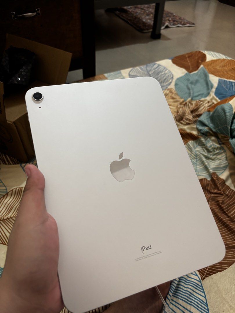ipad 10th gen (Category: iPad) located in Manila. Submitted by samanthavi15939 (Listing ID 1465779560, Image 1). Description: -10th gen silver -64gb -88% checked thru analytics data method, Apple currently does not list it among the iPads with the built-in Battery Health / Maximum Capacity screen. -no issue barely used -openline -no box -no charger -no dents -no scratch -free 2 case.