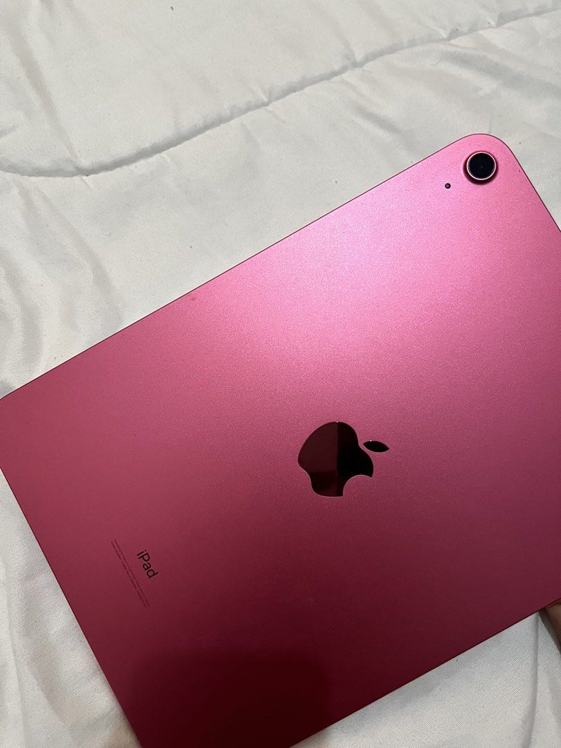 iPad 10th Gen (256GB WIFI) (Category: iPad) located in Taguig. Submitted by 04.nmm (Listing ID 1465835812, Image 2). Description: selling my iPad 10th Gen 256GB (Pink) 💗 no history of repair 💗 has minor scratches and dents from case Inclusion: Unit & Case only Can’t find the box 😢 Slightly nego for sure buyer Rfs: Barely used, no longer needed. Dm for more pics Unli check upon meet up (taguig area).