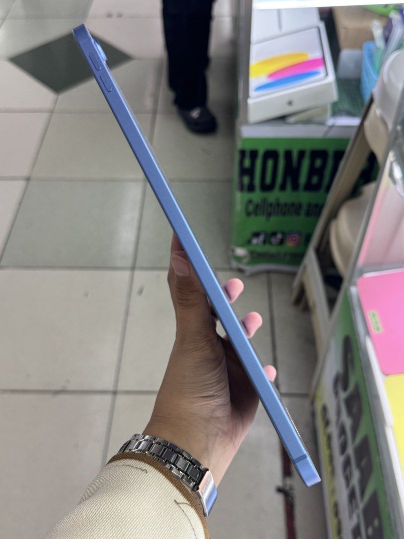 IPAD 11TH GEN 128GB 100%BH WIFI CELLULAR (Category: iPad) located in San Juan City. Submitted by ainahgadgetsshop (Listing ID 1465776033, Image 2). Description: IPAD 11TH GEN 128GB WIFI CELLULAR OCTOBER 2026 STALL #: XB-07 FOR SALE | TRADE / SWAP PASS SA MGA SCAMMERS / THIRD PARTY (RFS: Buy and Sell) ⬇️DETAILS⬇️ •128 GB (Other storage is also available) •Blue (Other color is also available but price may vary) •100%bh •18 Cycle Count •95% Smooth •