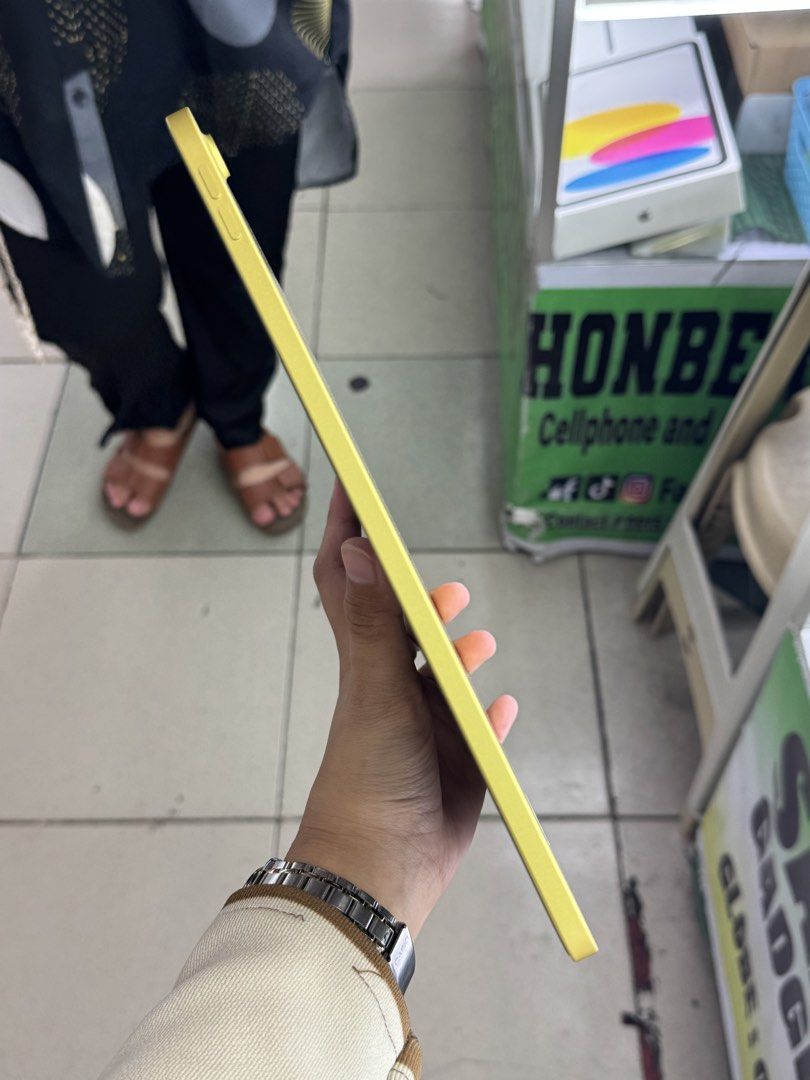 IPAD 11TH GEN 128GB 100%BH WIFI ONLY (Category: iPad) located in San Juan City. Submitted by ainahgadgetsshop (Listing ID 1465780391, Image 2). Description: IPAD 11TH GEN 128GB WIFI ONLY OCTOBER 2026 STALL #: XB-07 FOR SALE | TRADE / SWAP PASS SA MGA SCAMMERS / THIRD PARTY (RFS: Buy and Sell) ⬇️DETAILS⬇️ •128 GB (Other storage is also available) •Yellow (Other color is also available but price may vary) •100%bh •37 Cycle Count •95% Smooth •Trueto