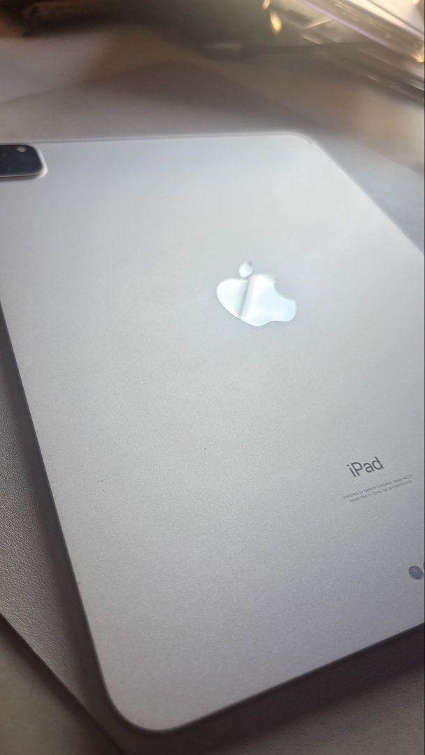 Ipad pro M1 128gb (Category: iPad) located in Dasmarinas. Submitted by franceeee54 (Listing ID 1465798291, Image 3). Description: - Model: iPad Pro M1 - Storage: 128GB - Color: Silver - Condition: 7/10 (Pre-loved with visible minor scratches and dents on the corners as shown in photos) - Features: Powerful M1 chip, dual rear cameras, smart connector - Performance: Fully functional and smooth for all tasks RFS: upgrade to m4, just used this for me