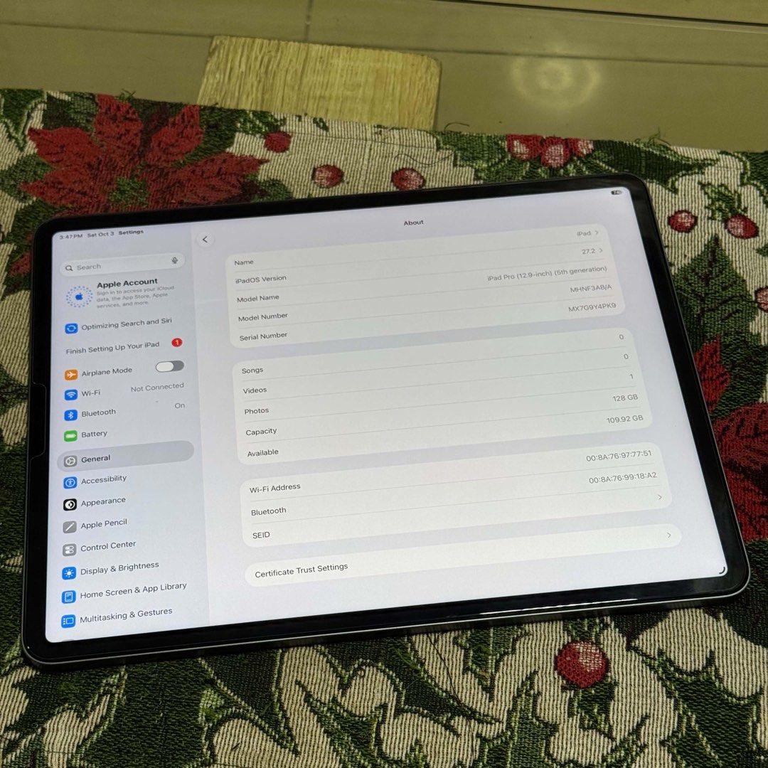 Ipad pro m1 5th gen 12.9 inch no issue!! (Category: iPad) located in Cabuyao City. Submitted by meaningless103 (Listing ID 1465950531, Image 3). Description: Ipad pro m1 5th gen 12.9 inch 128gb 120hz pro motion display Face id, true tone and etc working With siri Apple Intelligence No issue/all functions working No history of repair/all parts original Goo condition!! Inclusion: unit and case only! 31k fix no last price Cabuyao/makati. Can so meet