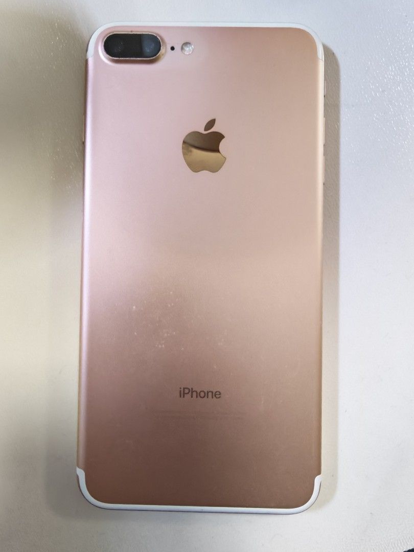 iPhone7Plus （分類：iPhone 7 系列）位於 Hong Kong。 由 haha.9394 提交（商品編號 1465843232，圖片 3）。簡介： 放部自用嘅玫瑰金色iPhone7Plus，128GB容量好夠用部機外觀整體都幾靚，螢幕顯示正常，機背玫瑰金依然咁吸引行緊iOS15.8.3，操作順暢，做後備機、老人家用或者小朋友煲劇一流面交可以喺觀塘或者將軍澳，有意請pm我傾啦～。