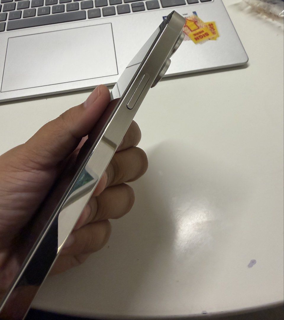 Iphone 13 Promax 128 g (Category: iPhone 13 Series) located in Pasig City. Submitted by karcart (Listing ID 1465893005, Image 3). Description: Makinis Issue:Battery Service 76% RFS: Extra Phone.