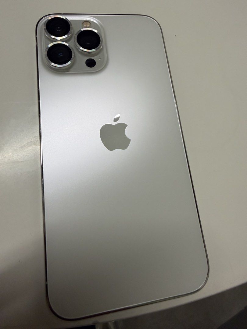 Iphone 13 Promax 128 g (Category: iPhone 13 Series) located in Pasig City. Submitted by karcart (Listing ID 1465893005, Image 1). Description: Makinis Issue:Battery Service 76% RFS: Extra Phone.