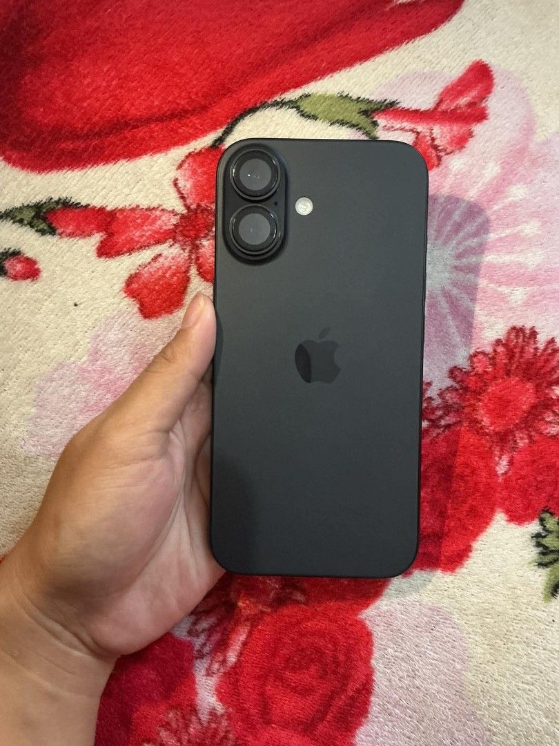 Iphone 16 128gb (Category: iPhone 16 Series) located in Manila. Submitted by johnedrickenclona (Listing ID 1465895287, Image 3). Description: FORSALE‼️ OPEN FOR SWAP SA LOW UNIT ADD CASH NALANG‼️ ‼️₱31,000‼️ iPhone 16 128GB ( BLACK) Factory Unlocked ZP/A LOCAL VARIANT NTC APPROVED 87% Battery Health ( Original Battery ) ORIGINAL ALL PARTS ( No Repair ) Makinis screen True Tone ✅ Face id ✅ Camera ✅ No icloud issue / Reset all you can °°° Unit, Cas