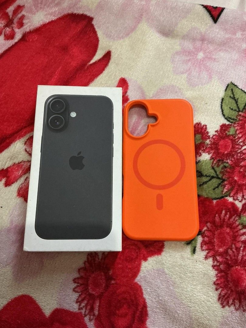 Iphone 16 128gb (Category: iPhone 16 Series) located in Manila. Submitted by johnedrickenclona (Listing ID 1465895287, Image 2). Description: FORSALE‼️ OPEN FOR SWAP SA LOW UNIT ADD CASH NALANG‼️ ‼️₱31,000‼️ iPhone 16 128GB ( BLACK) Factory Unlocked ZP/A LOCAL VARIANT NTC APPROVED 87% Battery Health ( Original Battery ) ORIGINAL ALL PARTS ( No Repair ) Makinis screen True Tone ✅ Face id ✅ Camera ✅ No icloud issue / Reset all you can °°° Unit, Cas