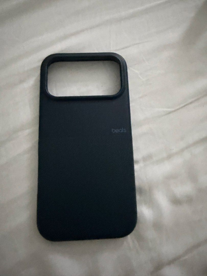 iPhone 17 Pro Max - Beats MagSafe Case blue/green (Category: Cases & Sleeves) located in Marikina City. Submitted by laraxxvi (Listing ID 1465934943, Image 1). Description: Brand new. Only bought because I needed a case right away. No box. Bought at power Mac center bgc Original Price: 4,990.